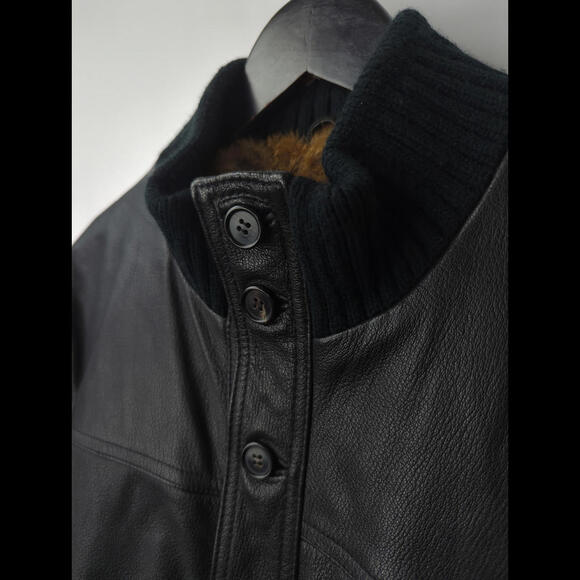 [SOLD] TOM FORD Men's Sz US L Black Fur Lined Leather Bomber Jacket Italy - Picture 3 of 10